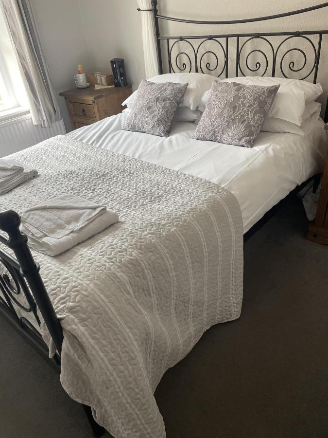 The Lamb Inn Marlborough Ngoại thất bức ảnh